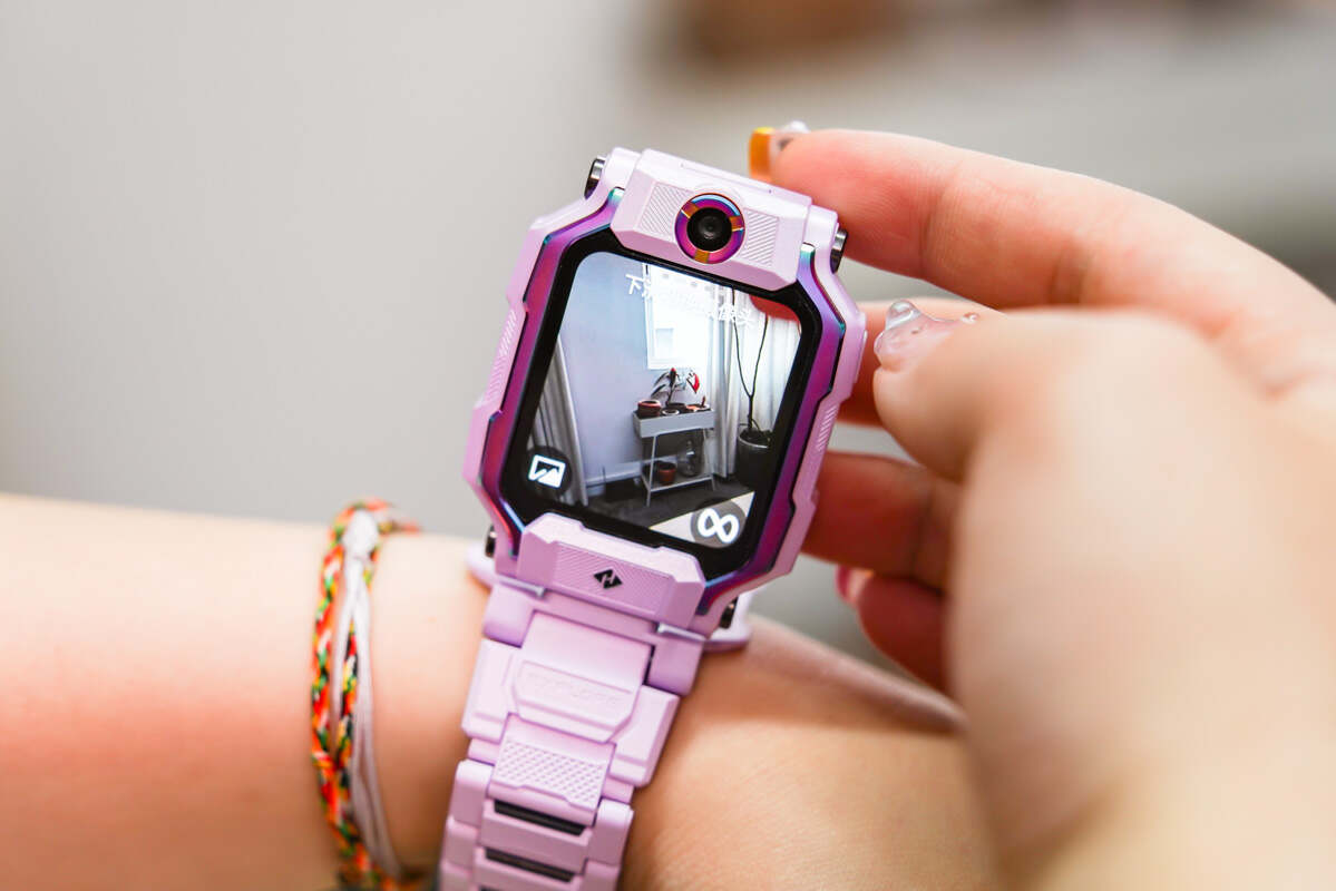 小天才儿童电话手表z7测评,小天才z9手表后面有时闪红光