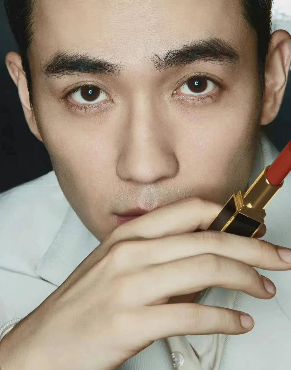 胡茬男口红,胡茬男星