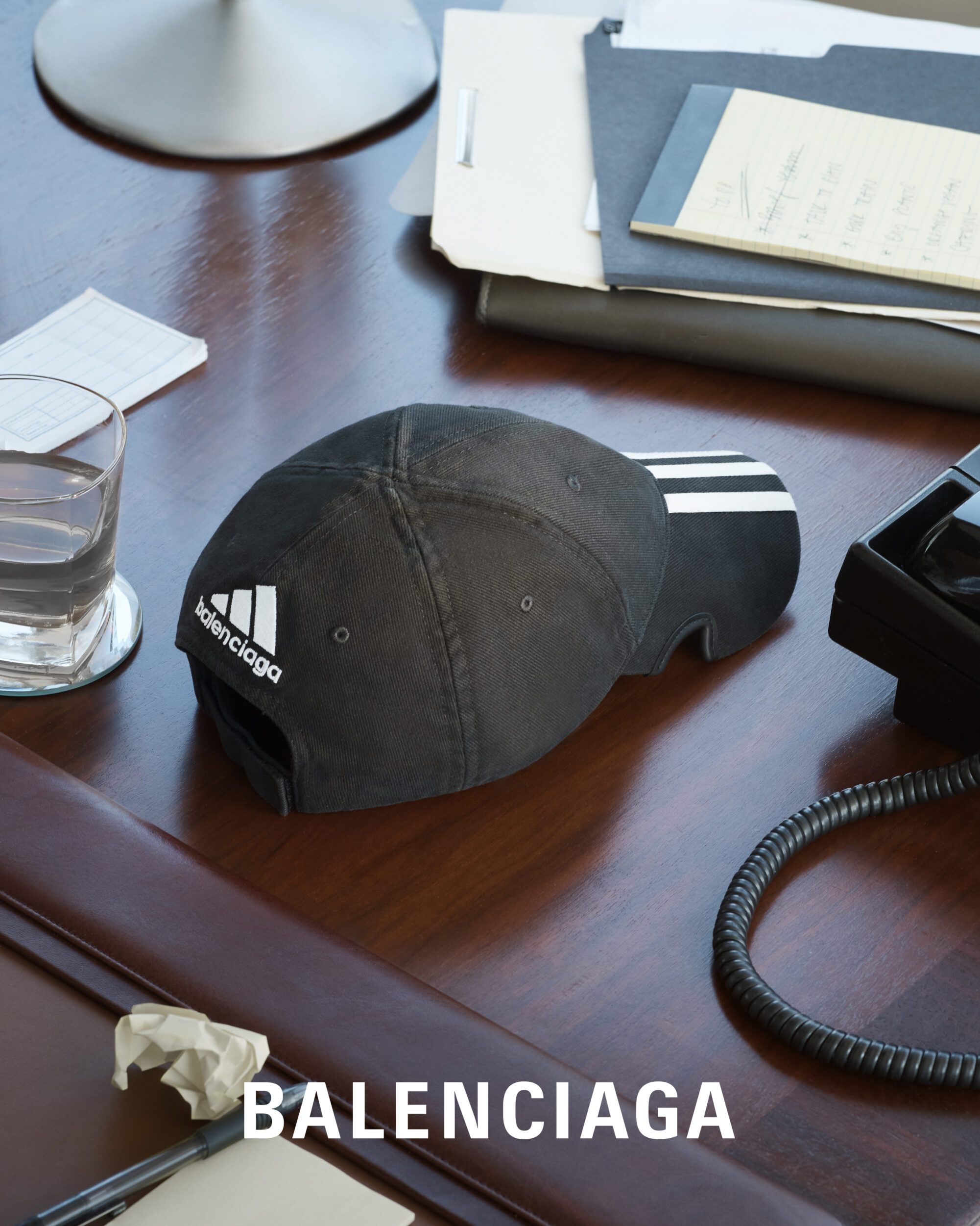 年末最受瞩目的联名！Balenciaga与adidas系列登场