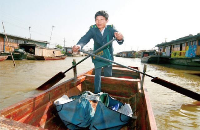 对赚钱毫不在意却年入6000亿，中国最佛系快递凭啥吊打美国邮政？