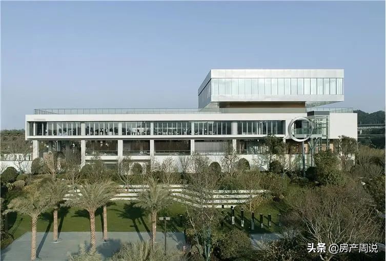 为什么有的小区一楼架空,为什么有些小区一楼是架空层