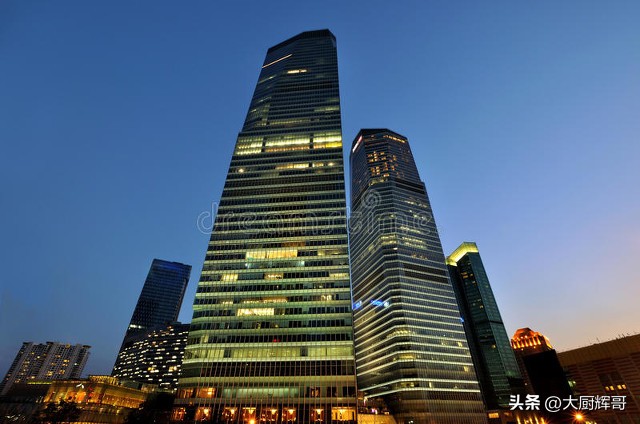 100块钱的酒店真的能住吗,住一晚一千多的酒店