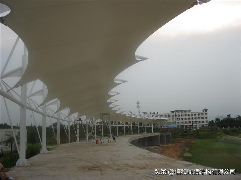 张拉膜看台遮阳棚,广西张拉膜遮阳棚工程