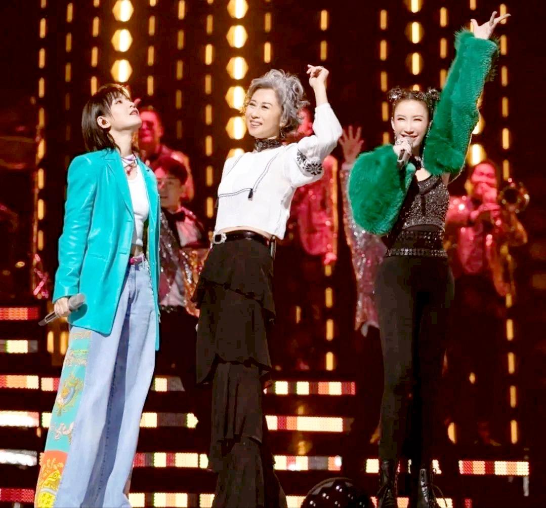 梅艳芳和叶倩文谁的气场大,叶倩文60岁仍唱功惊人