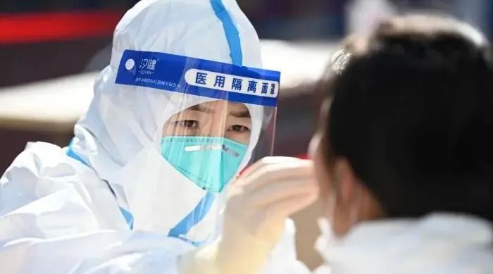 核酸检测放一个管子里的红色液体,核酸检测瓶子里红色液体