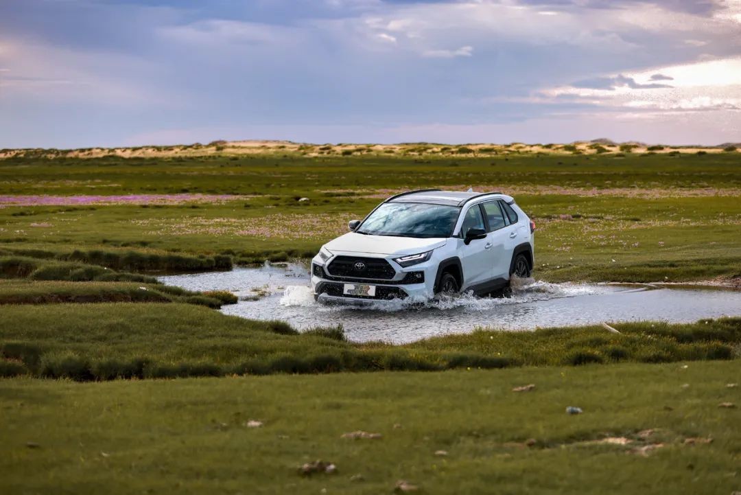 城市suv可以一直选4驱吗,城市suv四驱过炮弹坑