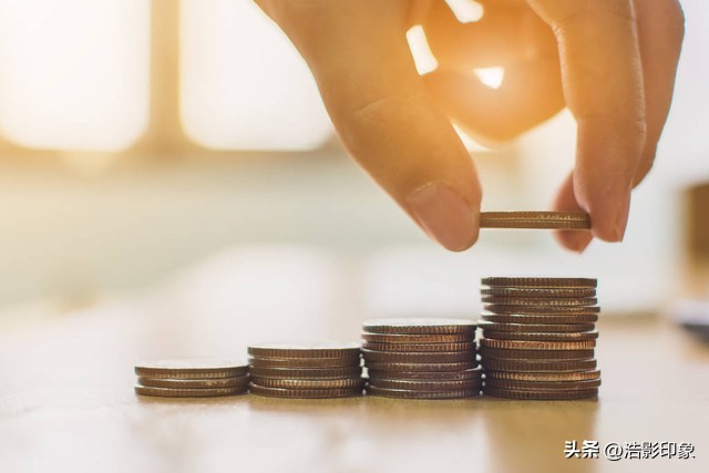看完了2022年中国月收入的11个等级,我发现了两个残酷的事实
