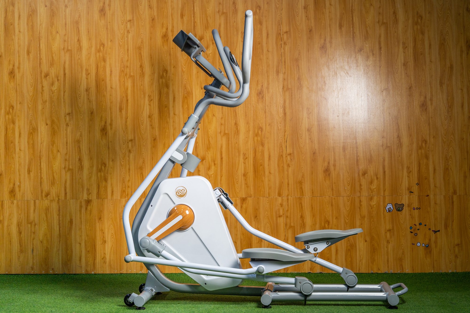 椭圆机相对跑步机的好处,椭圆机跑步机运动效果一样吗