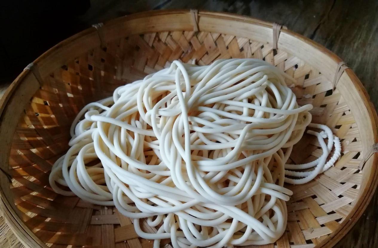 土碱面和碱面有什么区别,做面条放碱面有什么作用