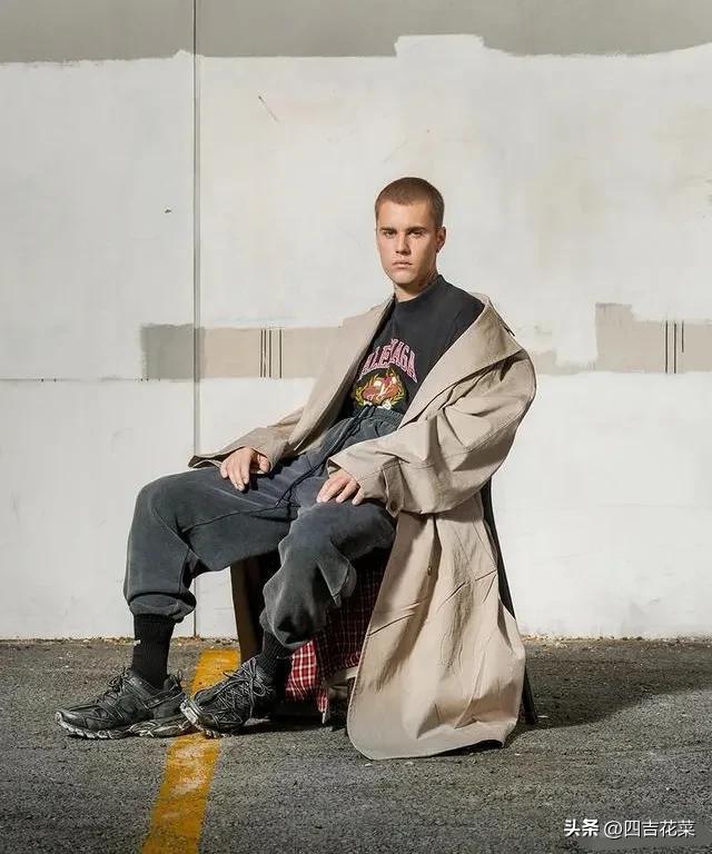 废旧塑料做拖鞋,塑料瓶人字拖鞋