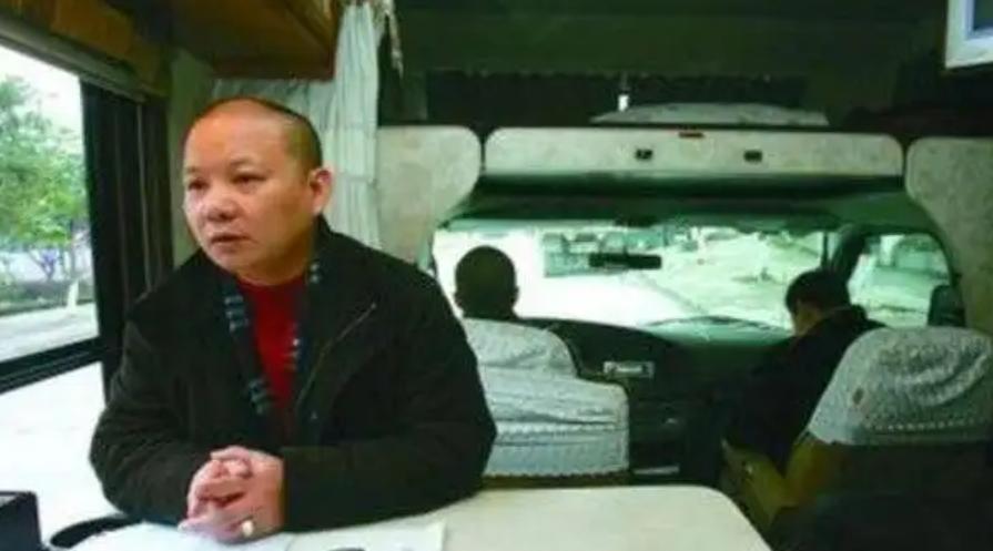 重庆富豪破产负债1亿再创业,重庆富豪郭家富的人生