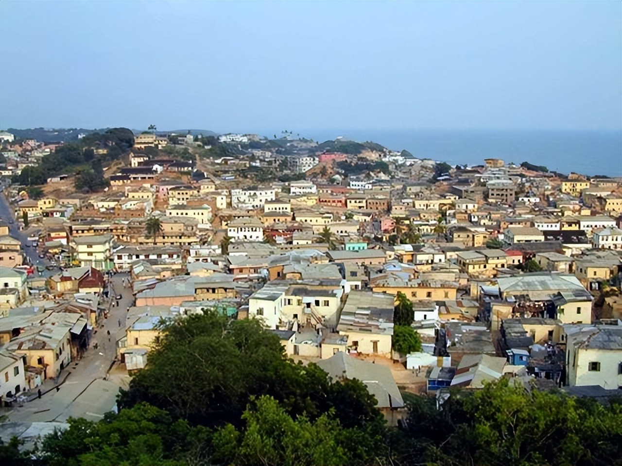 广西“上林帮”非洲淘金记：为钱殊死搏斗，常备200克金子保命