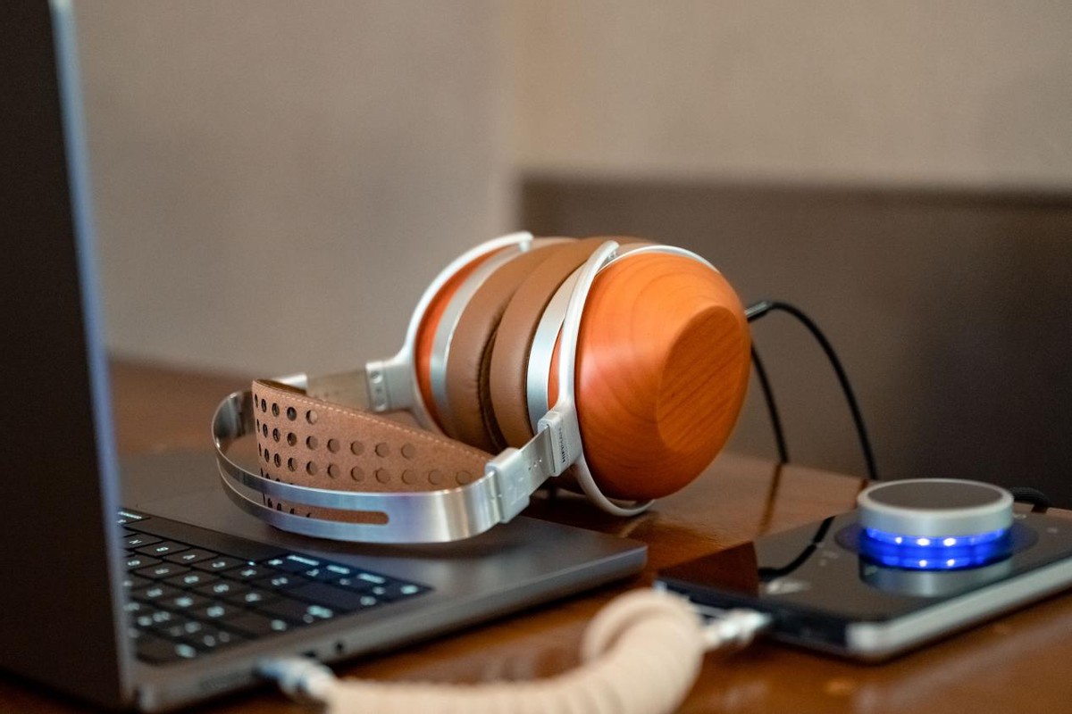 这就是参考级Hi-End听感，领略封闭式平板耳机巅峰HIFIMANHE-R10P