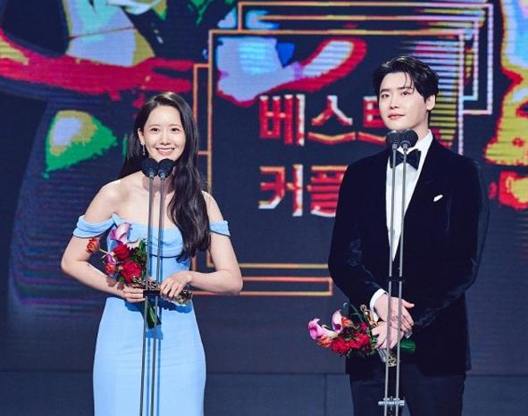 iu李钟硕先后发长文回应恋情,李钟硕iu谈恋爱多久了