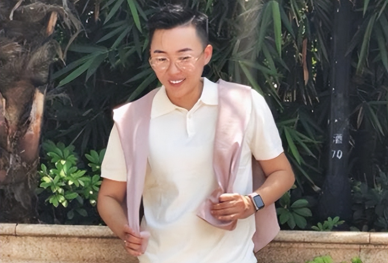 4年前，那个花50万买精子生五国混血的吉林妈妈，如今生活怎样了