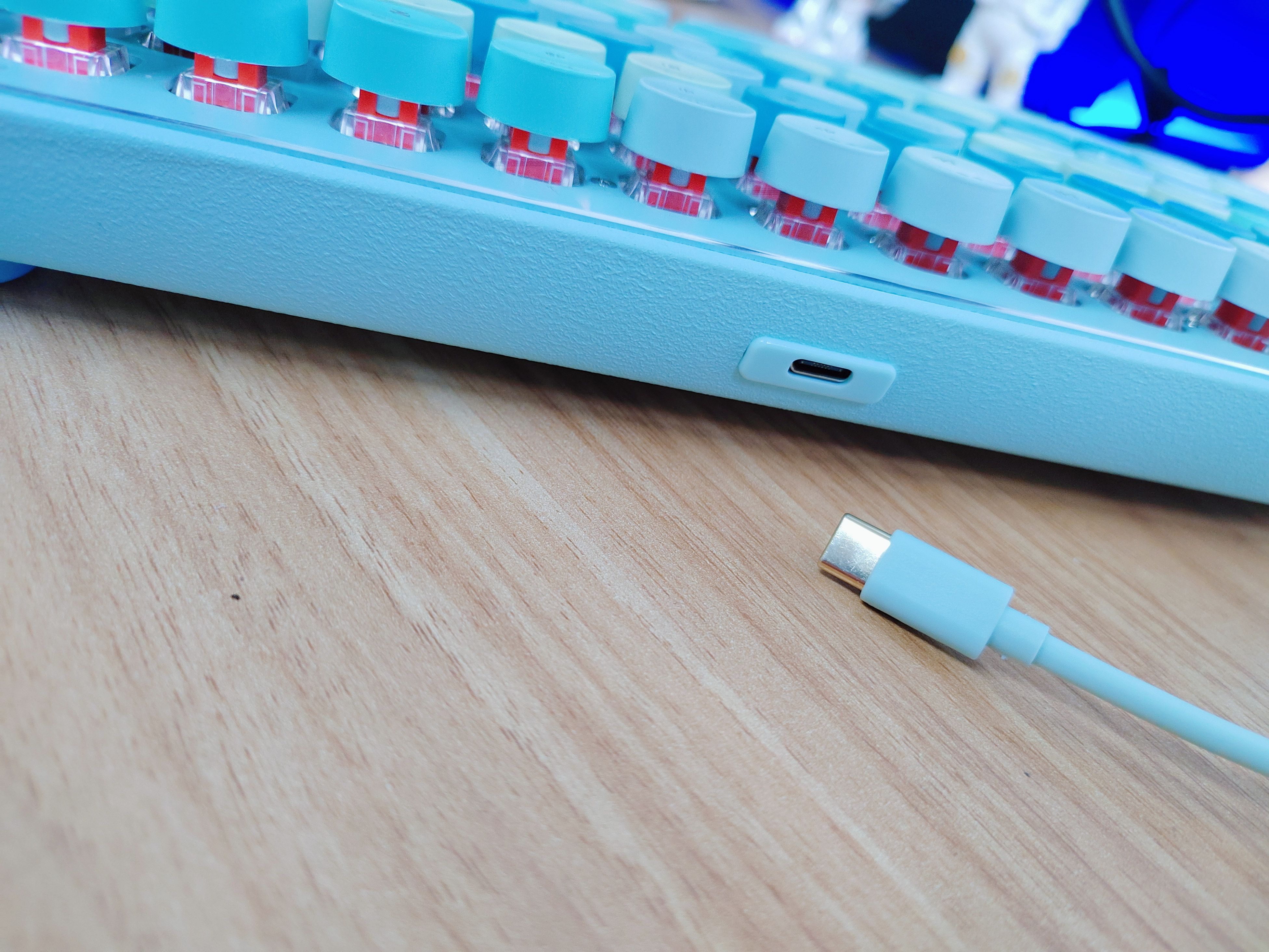 黑爵k680t键盘评测,黑爵ak992三模机械键盘上手简评