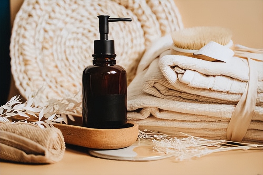 为什么一到冬天就头皮痒,晚上睡觉头皮越挠越痒是怎么回事