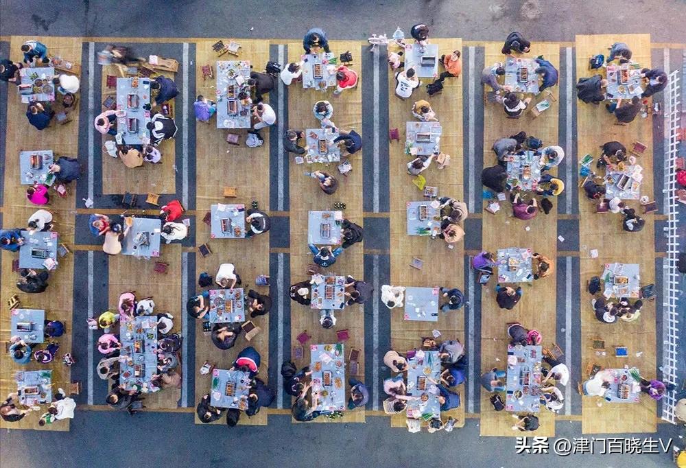 淄博烧烤火了接待游客多少,揭秘淄博烧烤