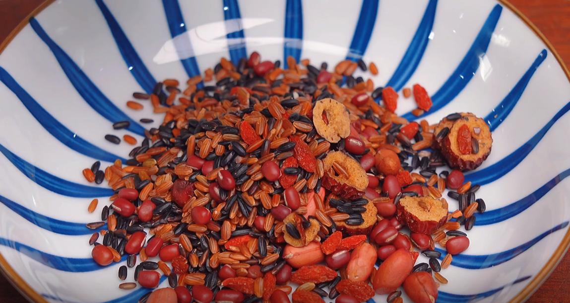 夏季食欲不振4款消腻养生粥,夏季九大养生粥助你滋阴清热