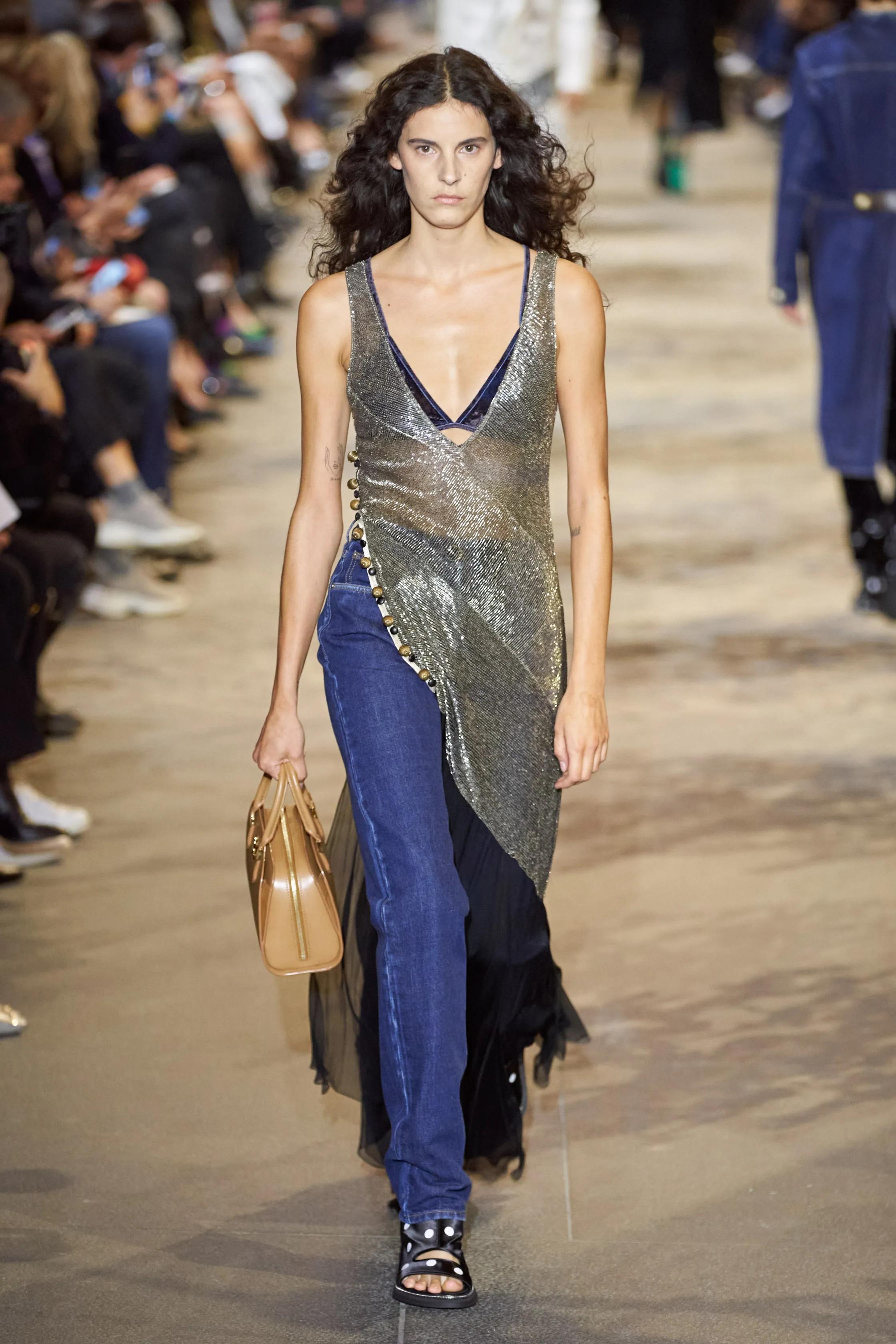 路易威登LouisVuitton面料,路易威登louisvuitton衣服的缺点