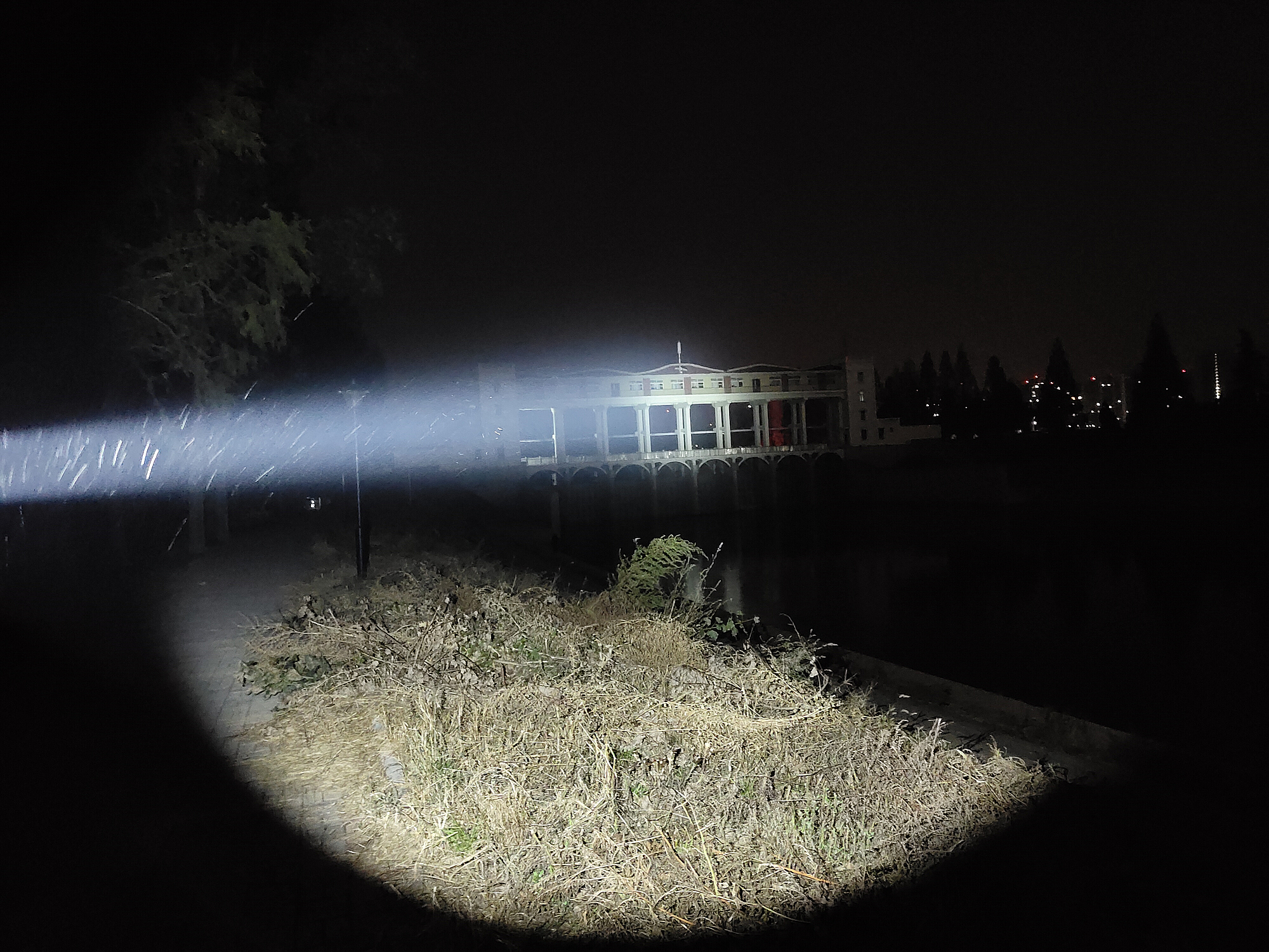 索菲恩sc33手电测评,索菲恩ts30spro专业户外手电