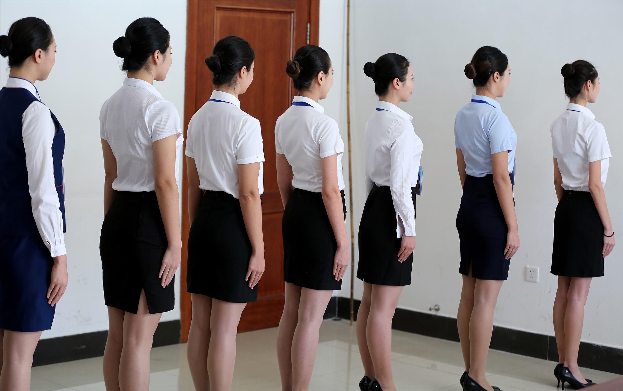 空姐发自拍被开除视频,空姐发工作照空姐被开除