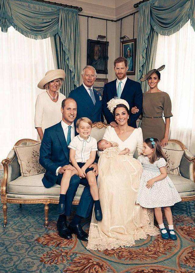 夏洛特豪气“喊话”英女足，威廉自豪做女儿传声筒，与有荣焉