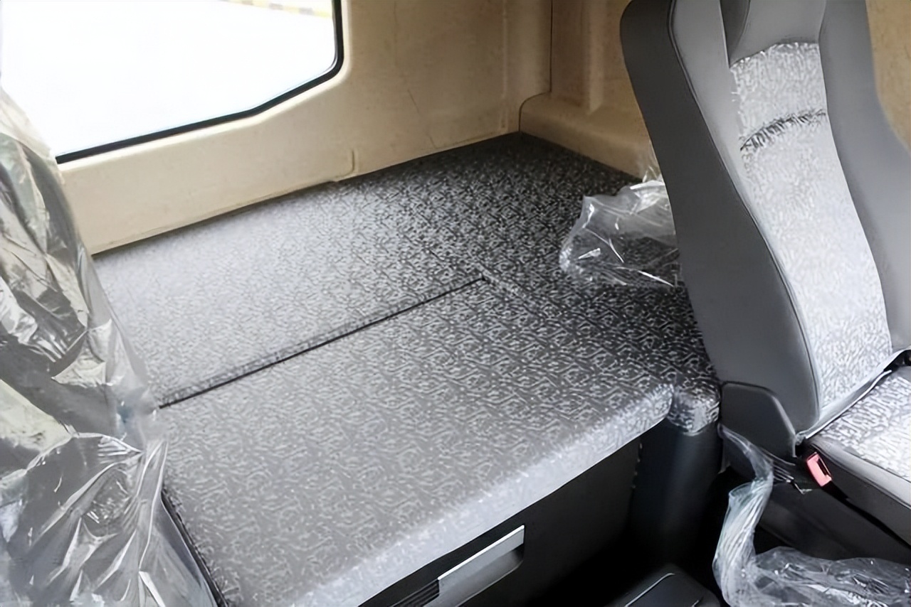 国产平头卡车改生活舱,平头卡车加长版生活舱