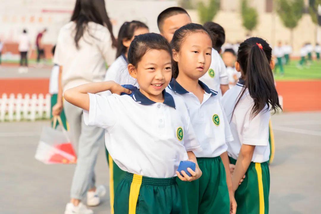 房山育新学校,喜迎二十大奋进新征程开启新时代