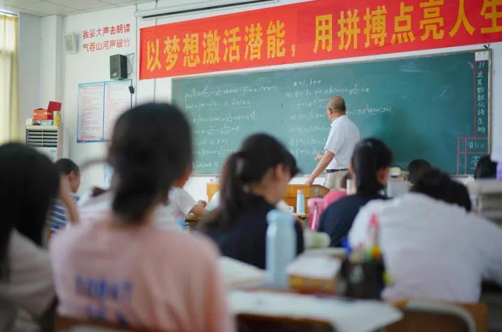 文科生理科生谁更有前途,文科生和理科生哪个更有优势视频