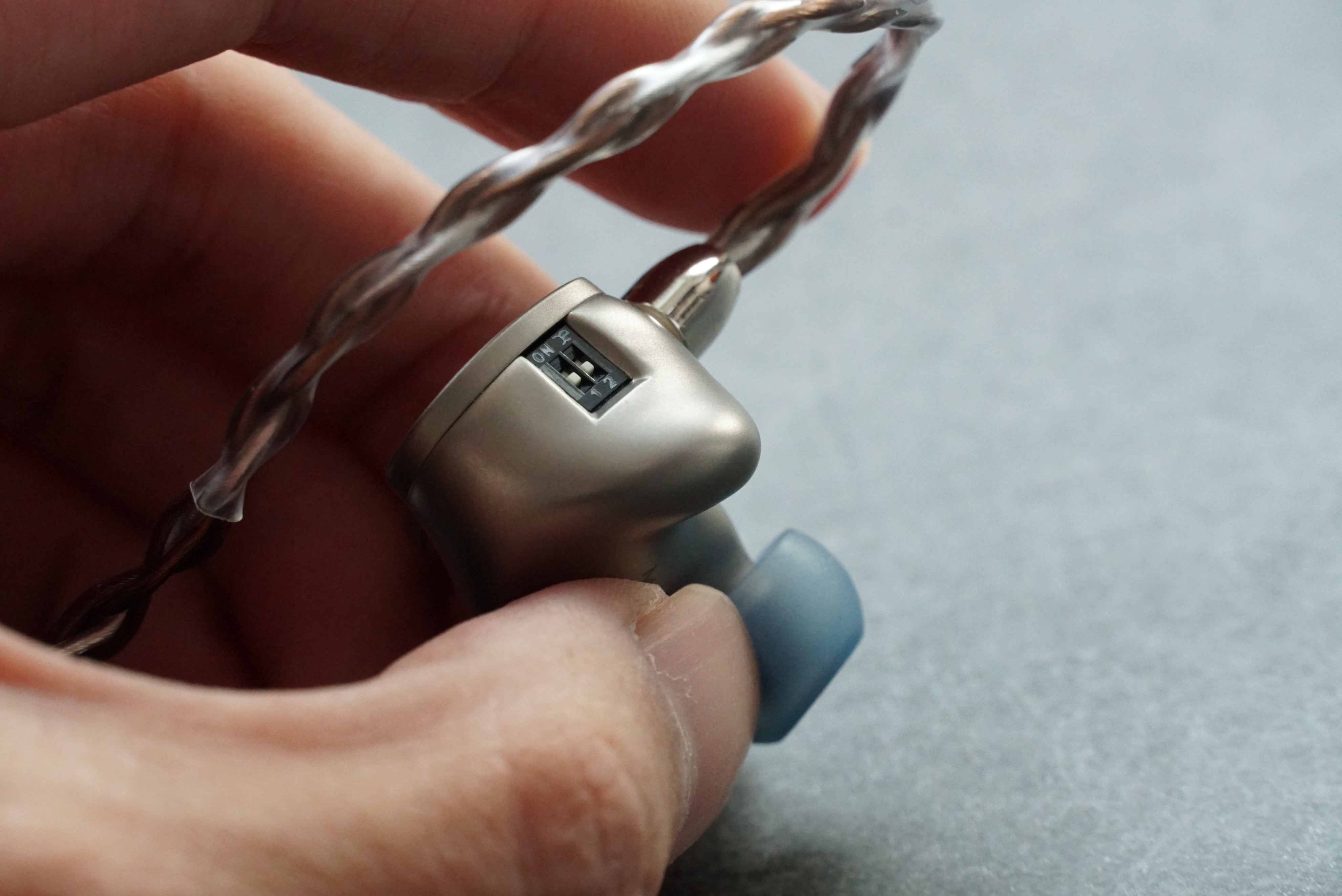 苹果3999耳机有必要买吗,1299有必要买苹果耳机吗