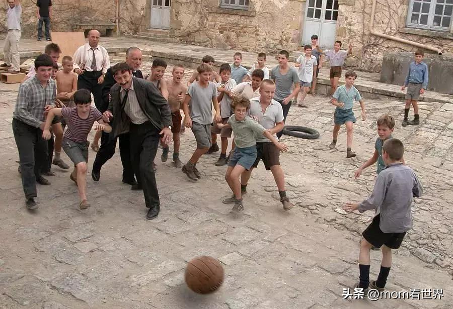 124万人打出逆天9.3分！用这部教育电影开启2023年太合适了