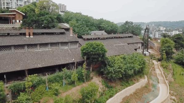 如果你要写自贡，就不要只写自贡