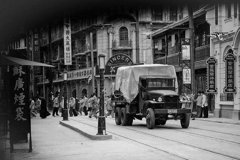 1957年，一数学老师突然被捕，公安问：你还记得被枪毙的银元犯吗