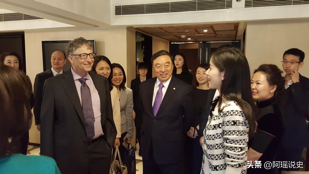 刘强东章泽天瑞士打货论坛,章泽天和刘强东首次同框