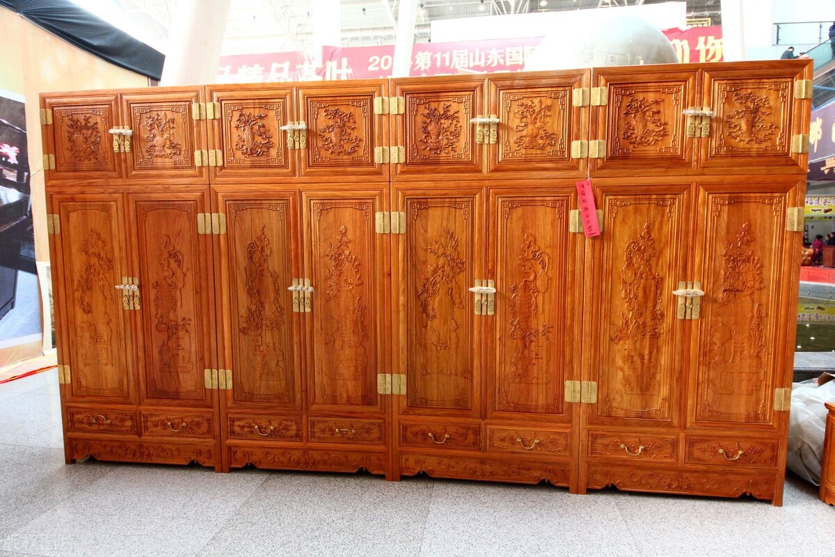 红木木材市场价格,花梨木和红木家具哪个贵