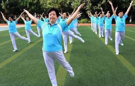 人人都离不开骨骼变老！衰老对骨骼有何影响？医生教你4招应对