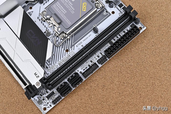 七彩虹主板b760和影驰760,七彩虹b760冰霜对比影驰b760