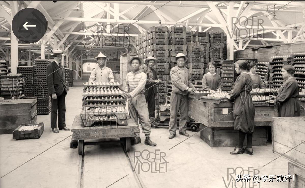 日军*行暴**照片，女子脱衣服让日本人拍摄被*辱侮**致死，惨死野外