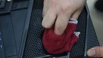 笔记本电脑怎么清理风扇的灰尘,怎么清理电脑主机里面的灰尘