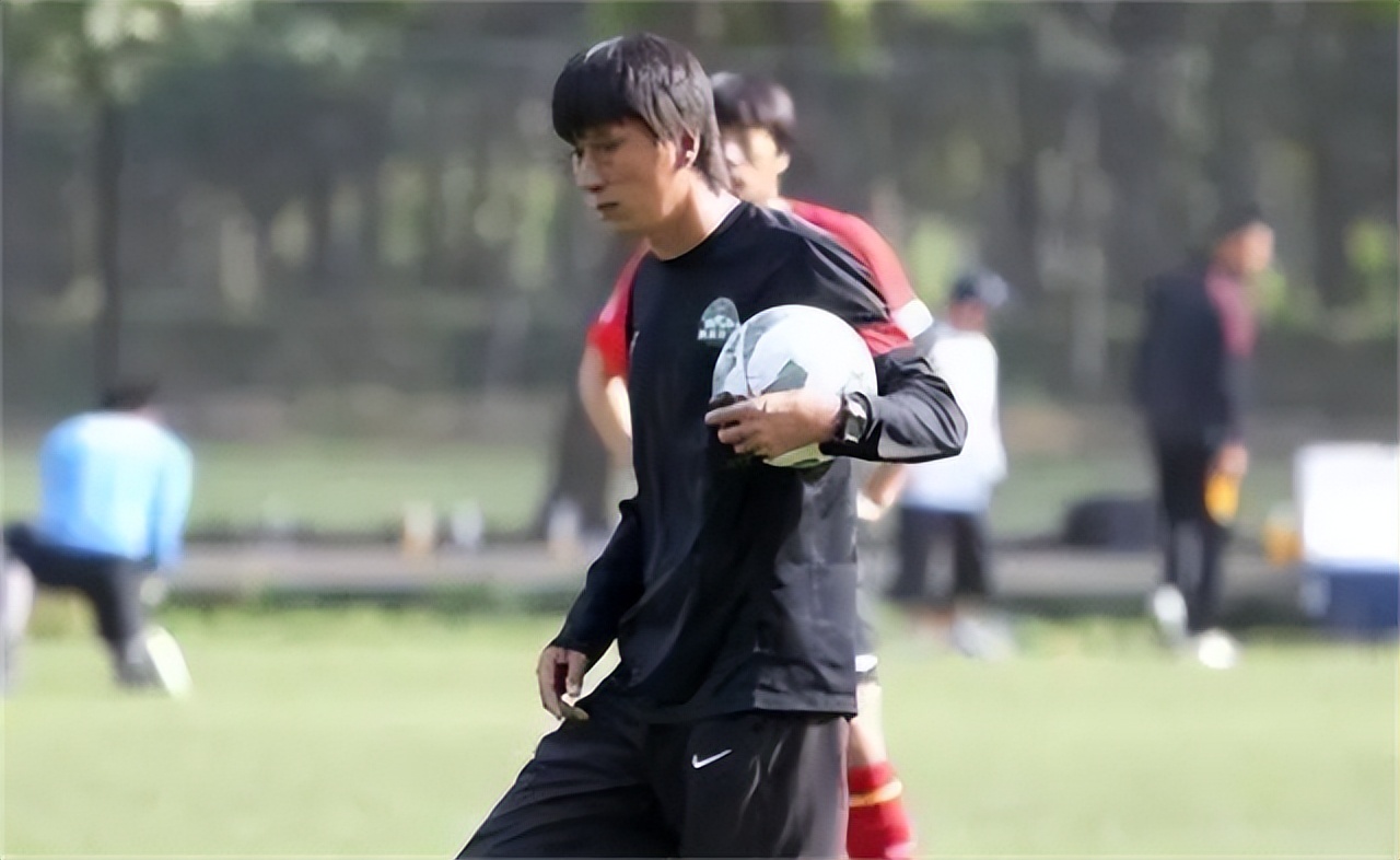 董礼强真是国足克星,中国足球运动员董礼强