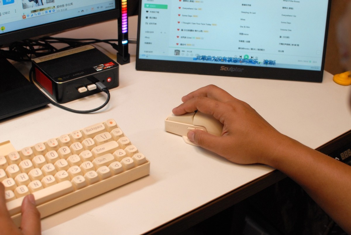 小翅三模无线鼠标评测,鼠标推荐无线三模轻量化透明