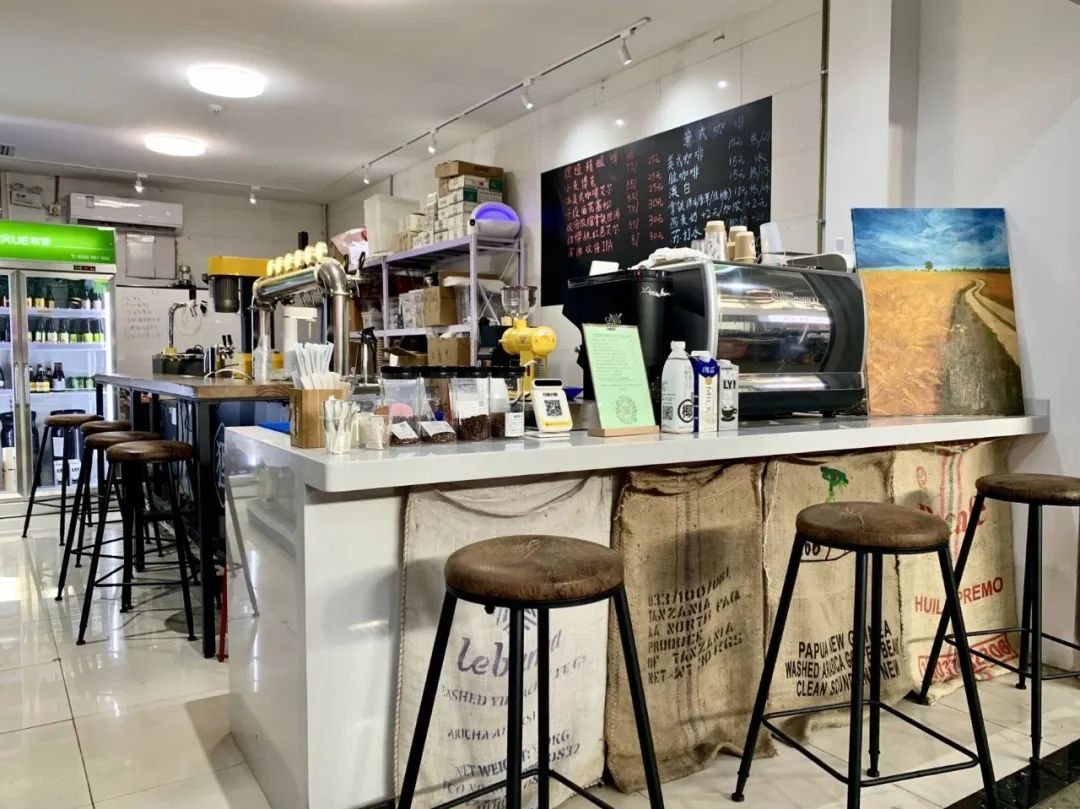 年轻人争相打卡的网红店,隐藏在菜市场中的网红店