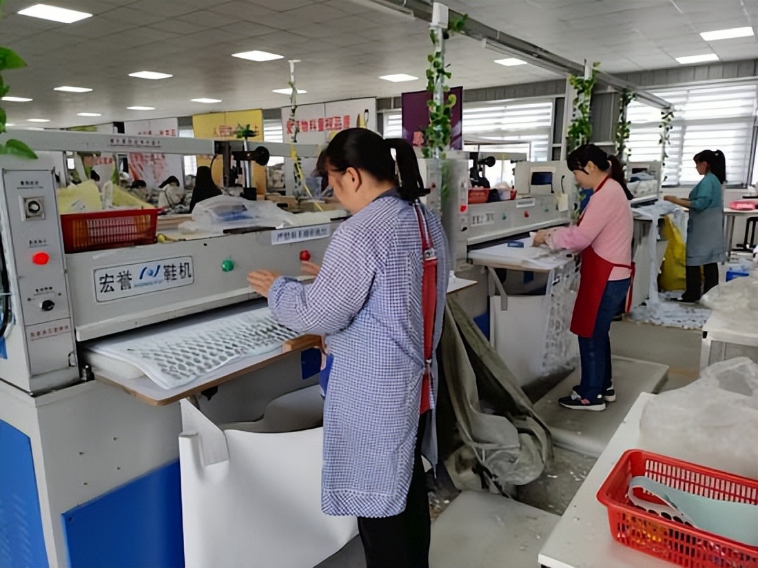 湖北省房县大木厂镇吸引在外打工“老板”返乡创业展鸿图