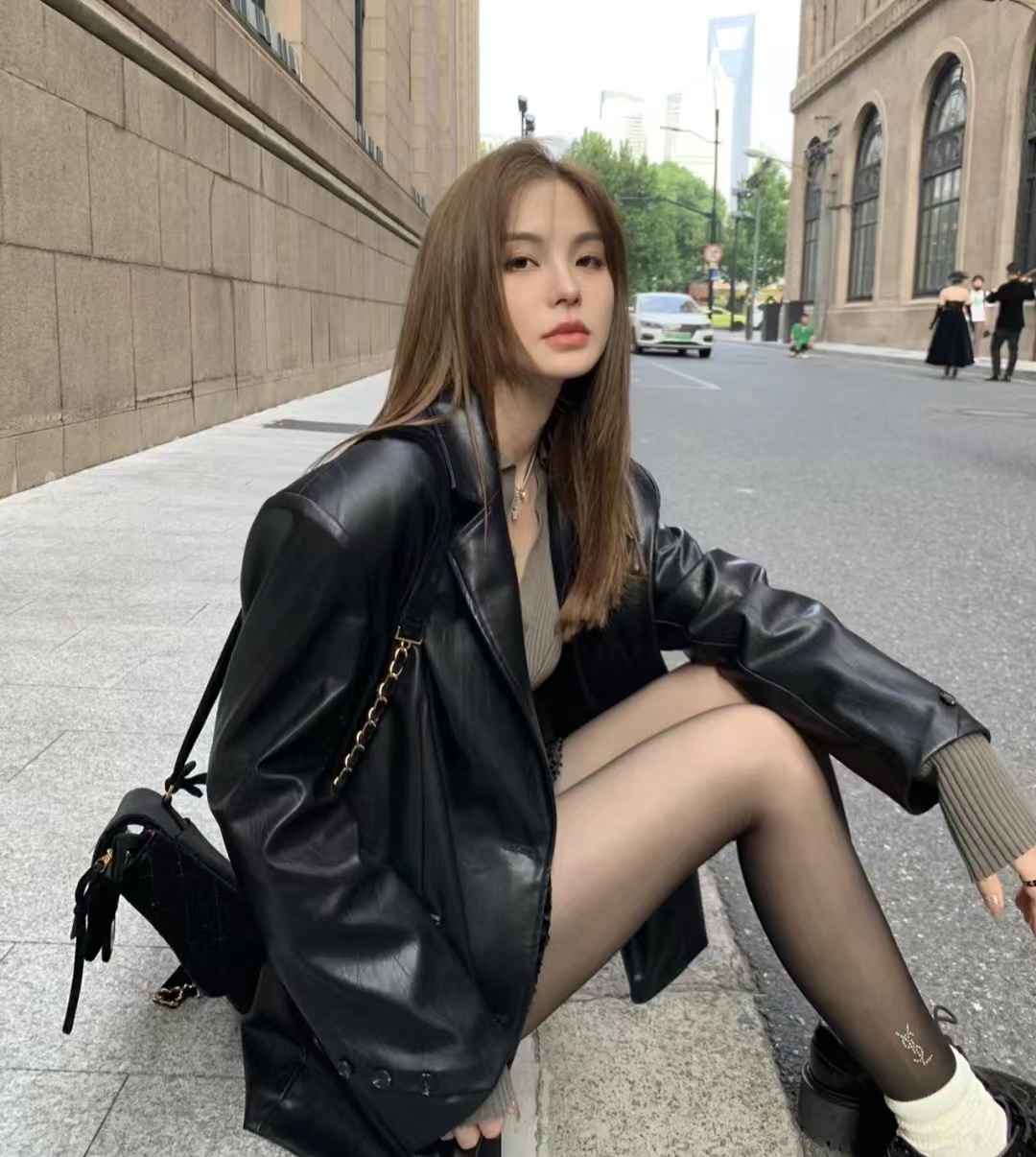 皮衣怎么搭配衣服女秋冬,2020洋气套装皮衣