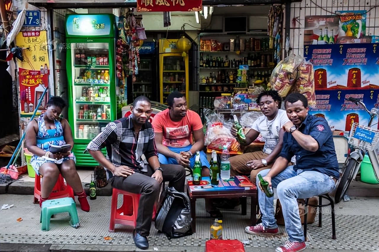 广州黑人泛滥，“黑二代”随处可见，如何治理？日本做法值得借鉴