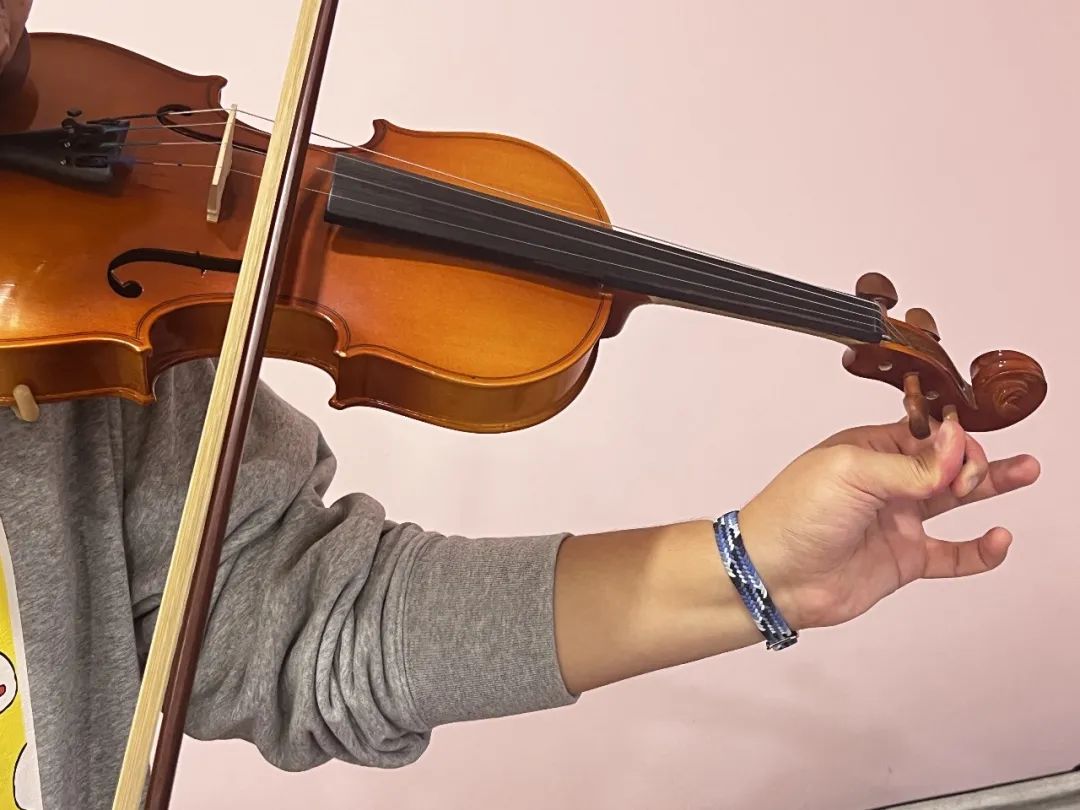 希望自己成为一个音乐人,成为一个音乐人