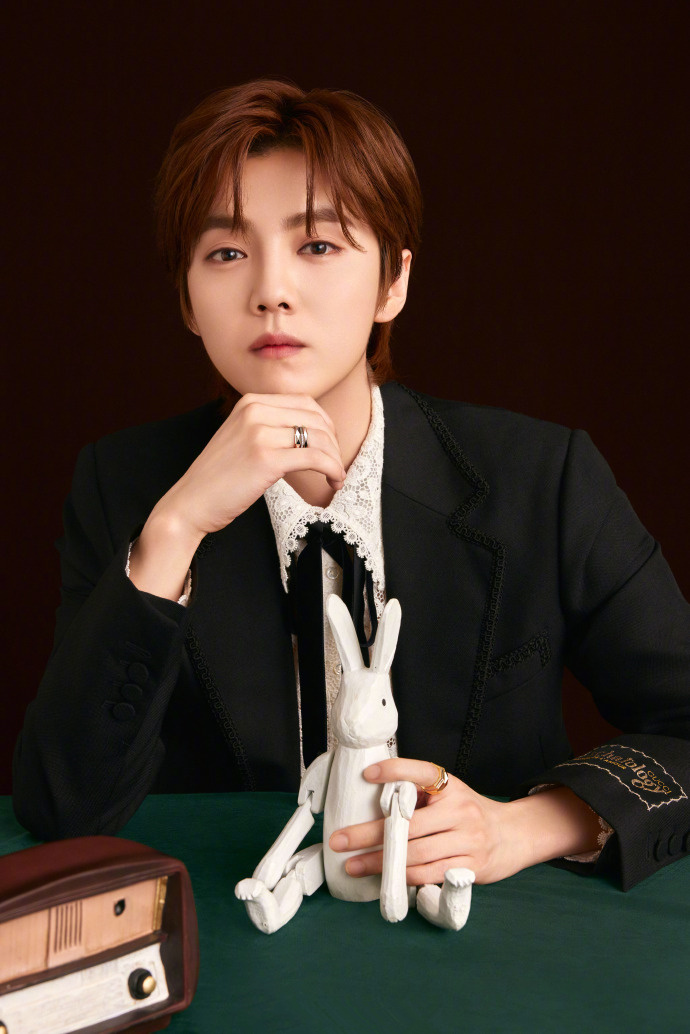 潮牌被吐槽质量差，转头ins内涵中国网友：鹿晗到底在高贵什么