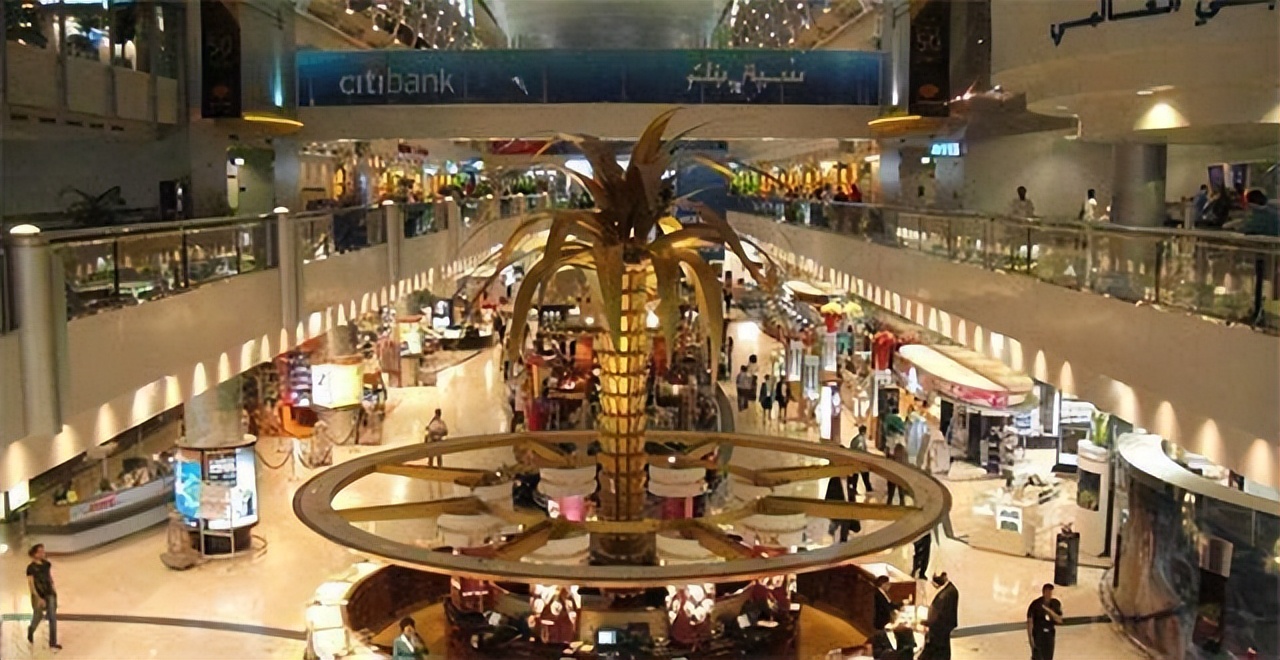 一直以为自己很聪明其实是个笨蛋,总觉得见多识广只不过是井底之蛙