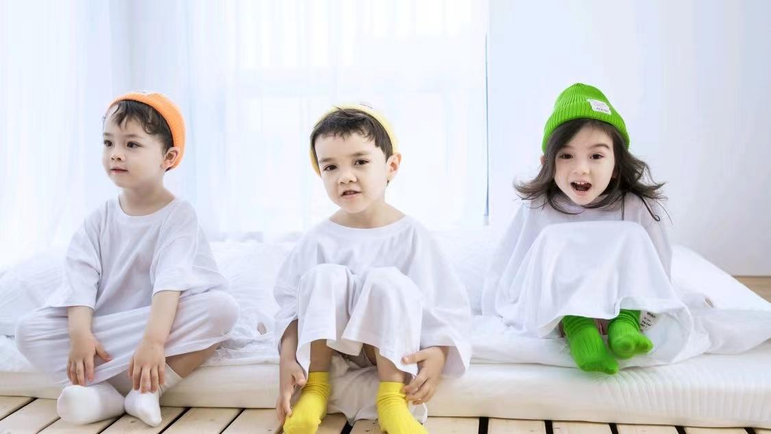 31岁未婚试管三个混血宝宝,36岁单身女子试管婴儿双胞胎